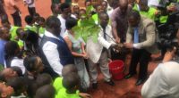 Greenpeace forme les jeunes de Yaoundé (Cameroun) à l'environnement.