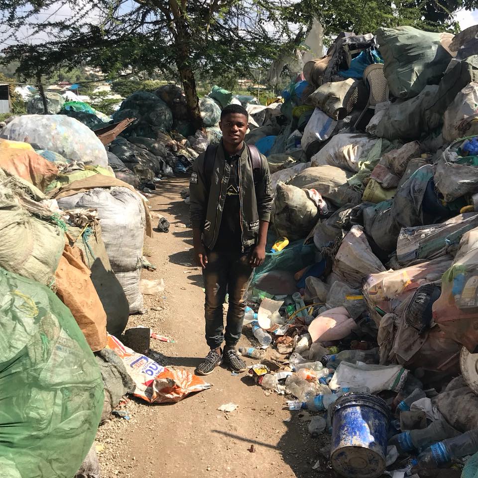 TANZANIE : Edgar Edmun Tarimo (17 ans), pro du recyclage des déchets plastiques ©Green Venture Tanzania
