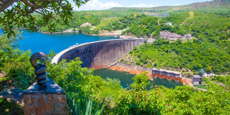 ZIMBABWE : la rénovation du barrage Kariba Sud sécurise la fourniture d’électricité© Lynn Y//Shutterstock