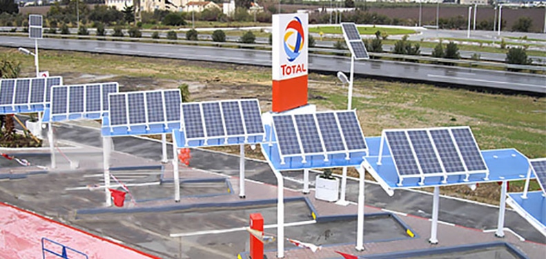 GHANA : Total utilise l’énergie solaire dans ses stations à essence: ©Total-solaire-France /Shutterstock