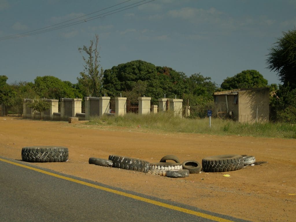 TOGO: Training to revive old tyres and enhance their value© Candice Willmore/Shutterstock