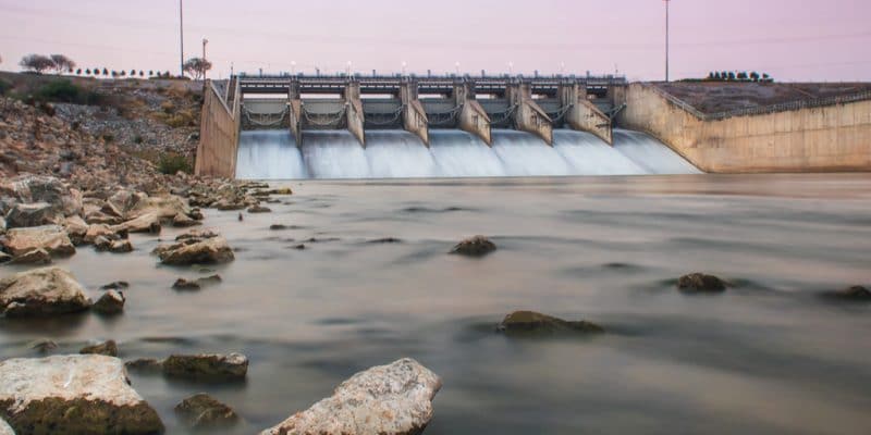 UGANDA: CWE delays in Isimba hydroelectric dam construction©SiiKA Photo/Shutterstock