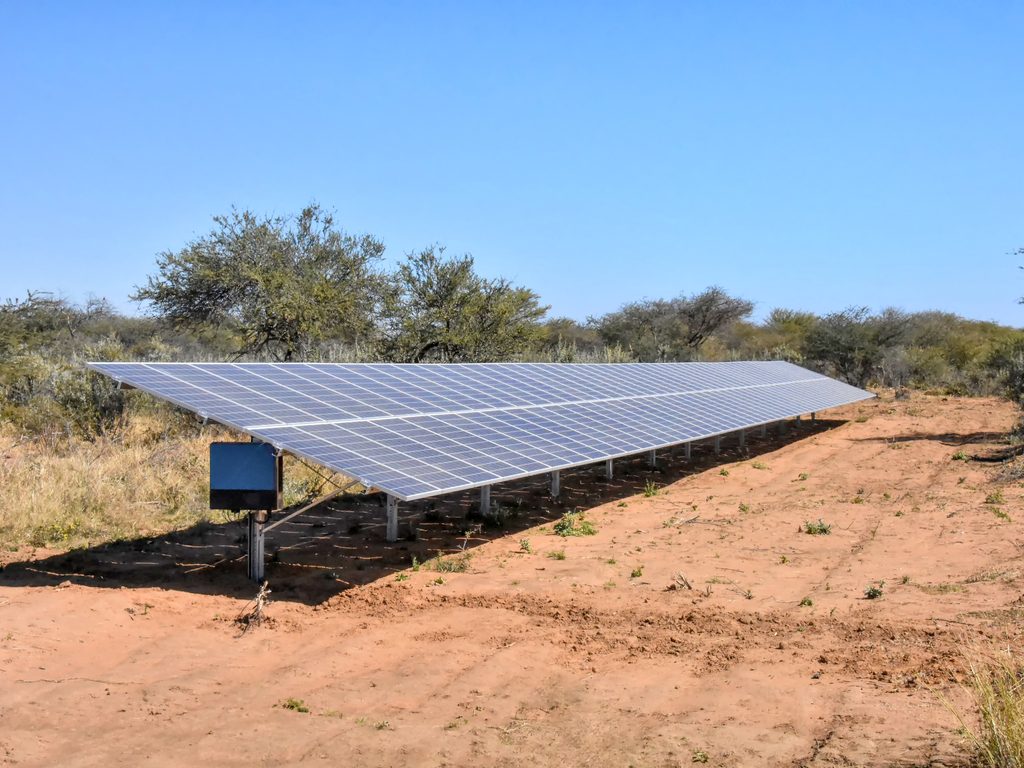 SÉNÉGAL : le pays lance l’électrification de 300 villages avec de l’énergie solaire©Nathalay/ Shutterstock
