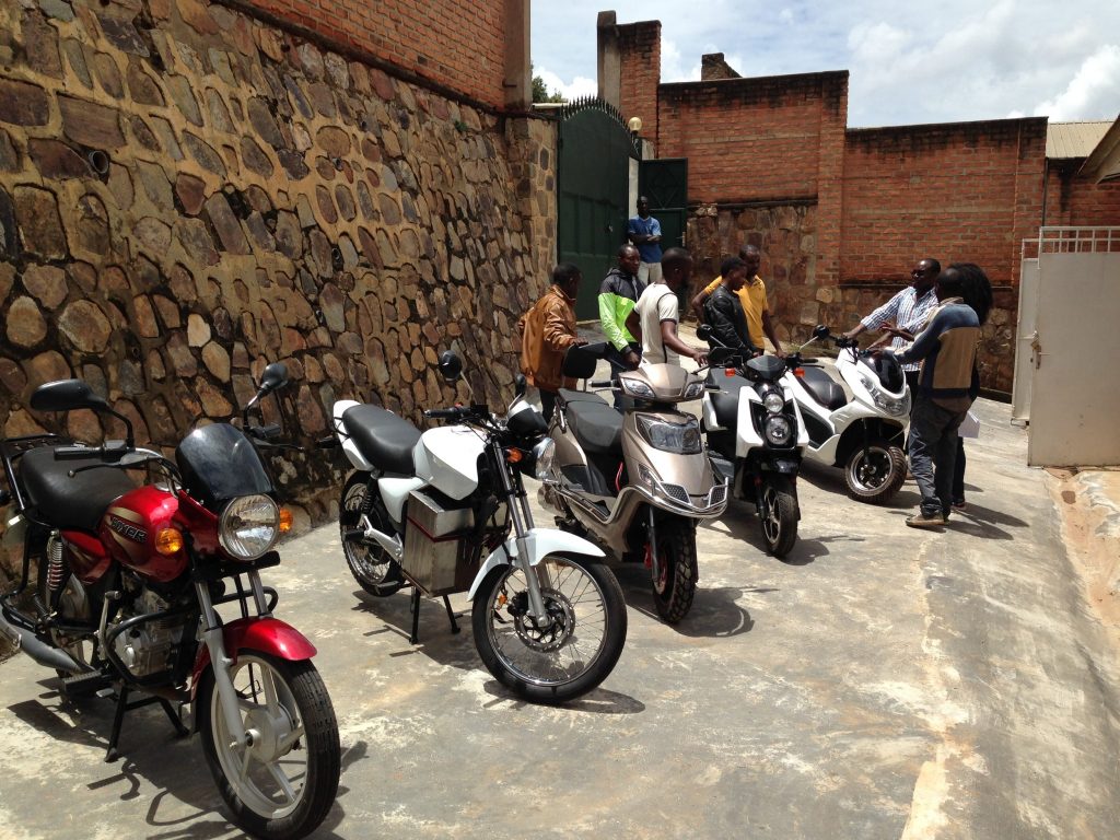 RWANDA : Ampersand va commercialiser des motos électriques pour le transport à Kigali