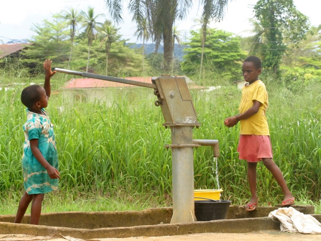 GHANA : Salesian Missionaries lance 18 projets pour faciliter l’accès à l’eau potablewater© hagit berkovich/Shutterstock