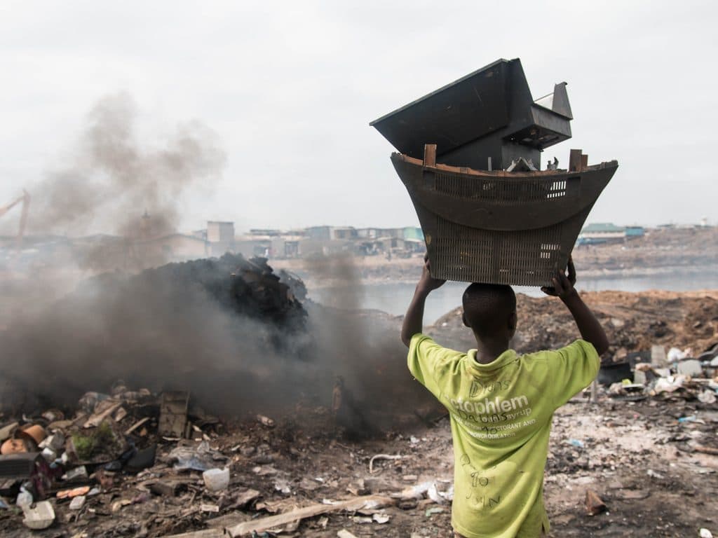 GHANA : le numérique se met au service de la gestion des déchets urbains©Aline Tong/Shutterstock