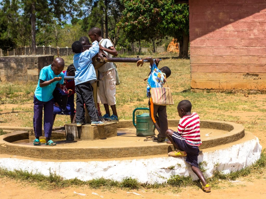 COTE D’IVOIRE : le gouvernement investit plus de 2 Md€ dans l’eau potable d’ici 2020©Ivan Bruno/Shutterstock