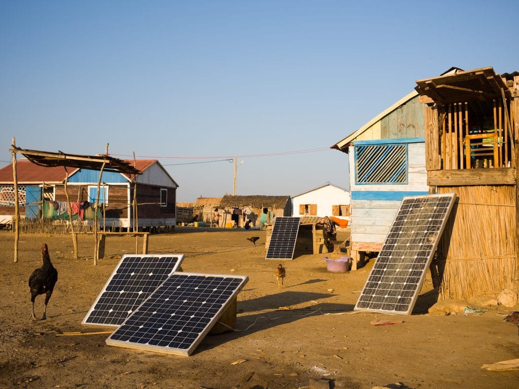 SOLAR MINI-GRID: AIIM finances Bboxx projects in Central and East Africa©KRISS75/Shutterstock