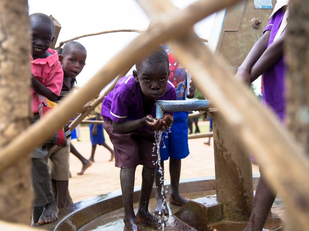 BURKINA FASO: Belgium finances drinking water distribution in the Centre-East©Jen Watson/Shutterstock