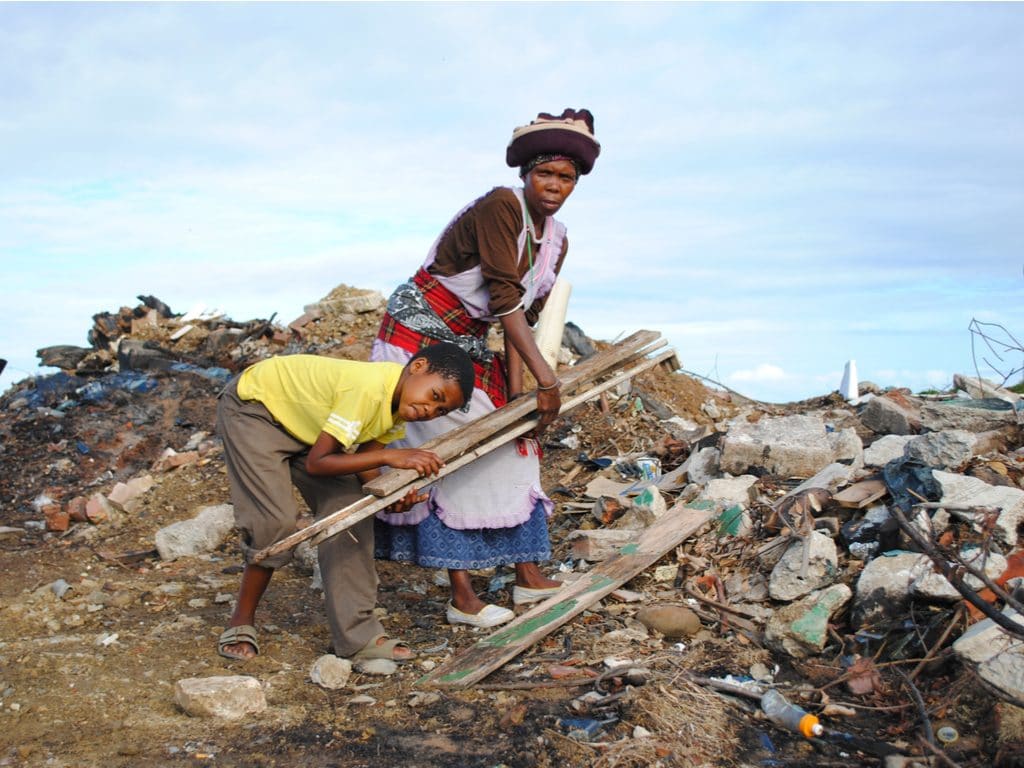 KENYA : jeter ses déchets dans la nature pourrait être passible d’une peine de prison© Charmaine A Harvey/Shutterstock