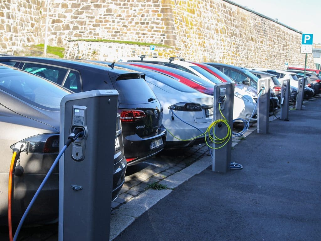 SOUTH AFRICA: Shell aims to launch electric car charging stations©gvictoria/Shutterstock