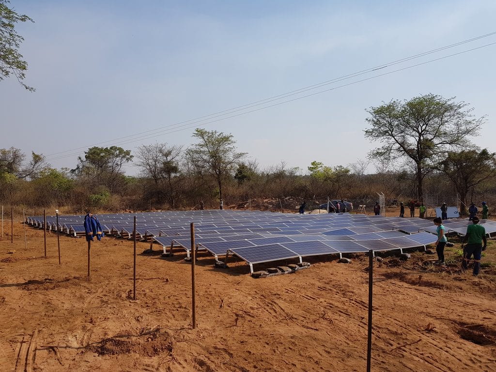 GHANA : ElectriFI investit dans Redavia pour développer l’off-grid solaire ©Sebastian Noethlichs/Shutterstock