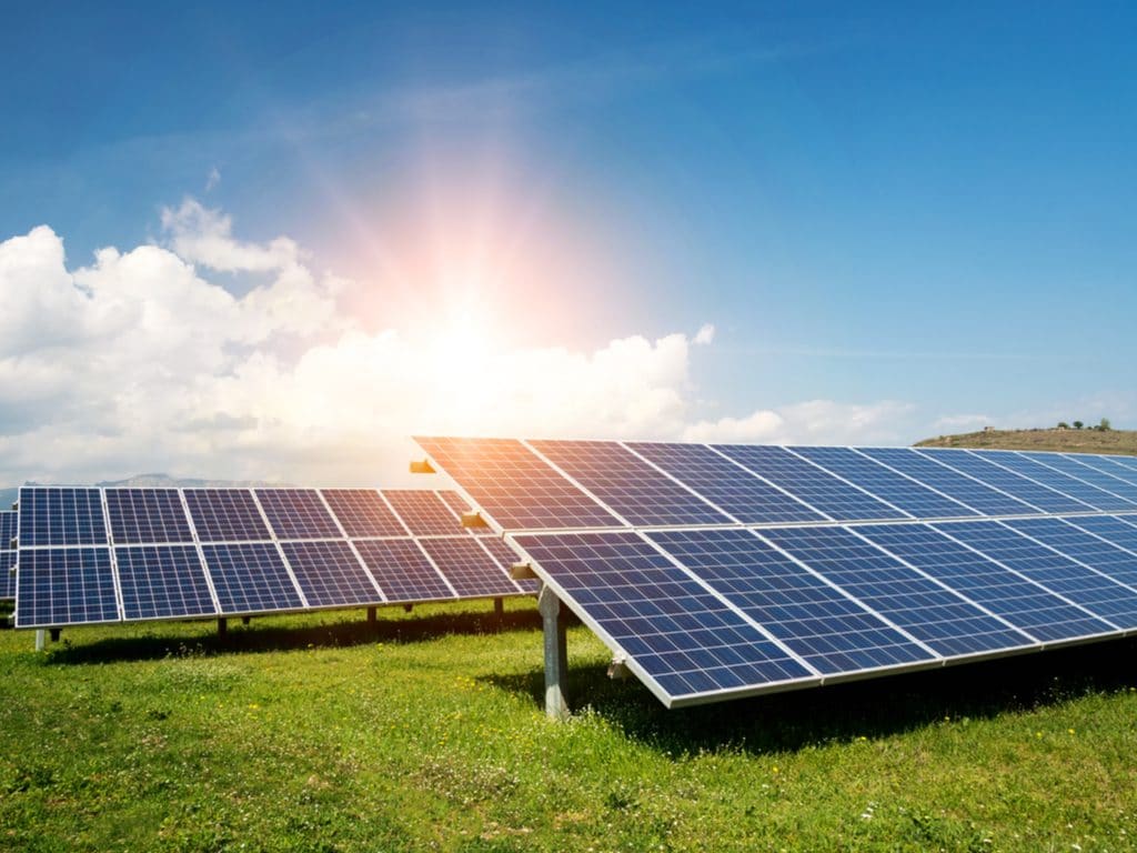 KENYA: InfraCo Africa invests $2.2 million in two Gigawatt Global solar power plants © Diyana Dimitrova/Shutterstock