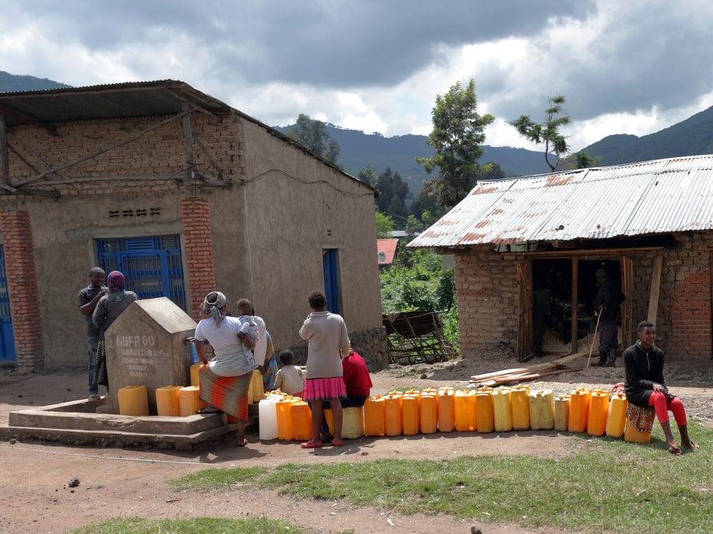 RWANDA: Kigali tries public-private partnership in the water sector©©Jen Watson/Shutterstock