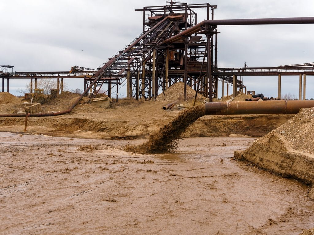 GHANA : Veolia gagne le contrat pour le traitement des eaux usées de la mine d’Obuasi©Evgeny Haritonov/Shutterstock