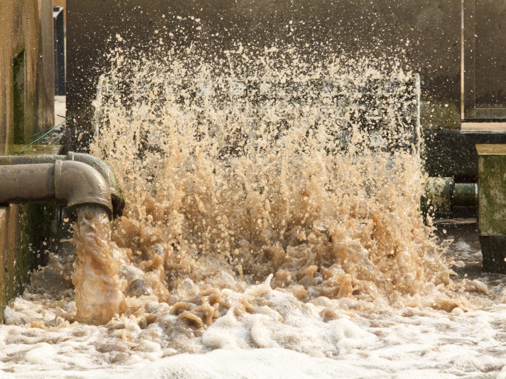 CÔTE D’IVOIRE : 1,12 Md$ de promesses pour l’assainissement et le drainage à Abidjan©Toa55/Shutterstock