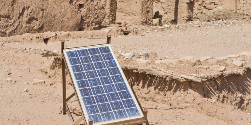 NIGERIA : Shenzhen Lemi se lance sur le marché des kits solaires à domicile©Juan Aunion/Shutterstock