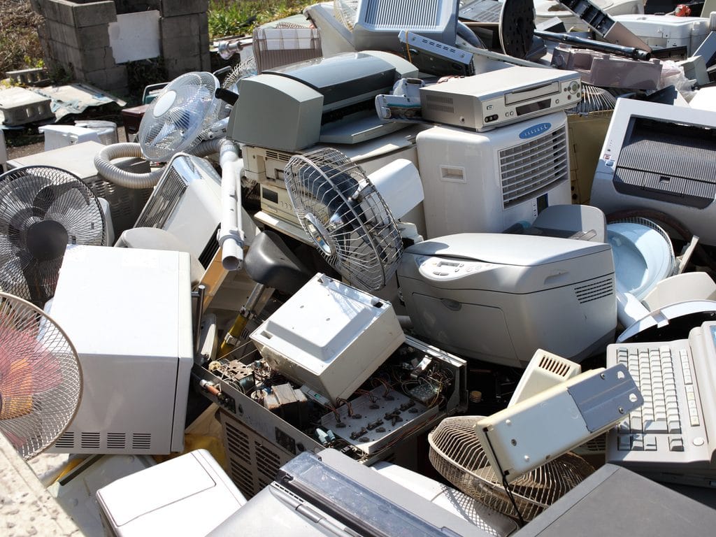 NIGERIA : l’ONU et gouvernement allouent 15 M$ à la gestion des déchets électroniques©akiyoko/Shutterstock