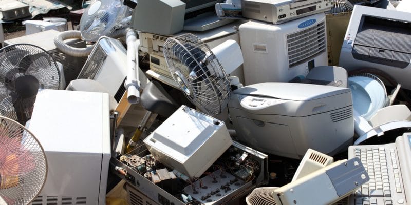 NIGERIA : l’ONU et gouvernement allouent 15 M$ à la gestion des déchets électroniques©akiyoko/Shutterstock