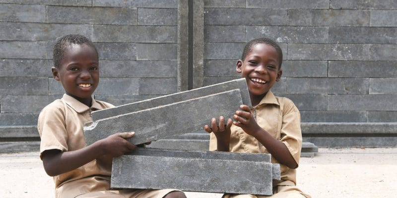 CÔTE D’IVOIRE : l’Unicef offre 500 salles de classe en briques de plastique recyclé©ONU