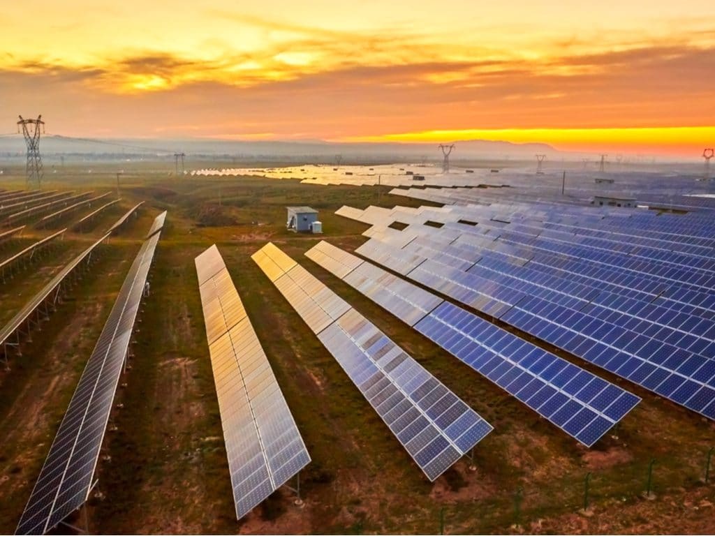 ÉGYPTE : Scatec Solar connecte sa quatrième centrale solaire photovoltaïque à Benban©Jenson/Shutterstock