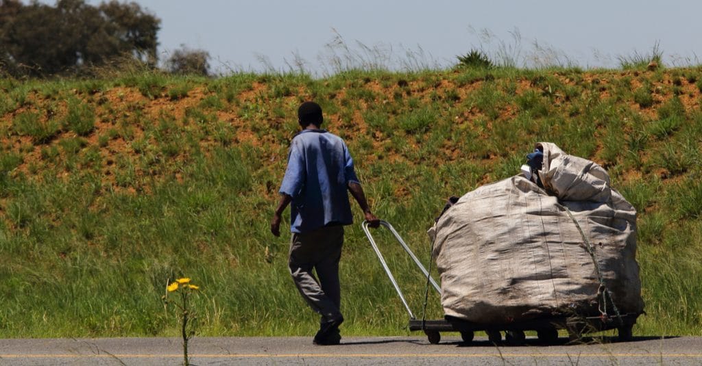 CAMEROUN : les déchets à l’honneur lors de la journée mondiale de l’Habitat à Yaoundé©Richard van der SpuyShutterstock