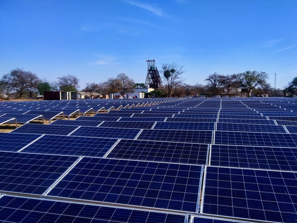 BURKINA FASO : Nordgold veut équiper ses mines d’un off-grid solaire de 13 MWc©Lidia Daskalova/Shutterstock