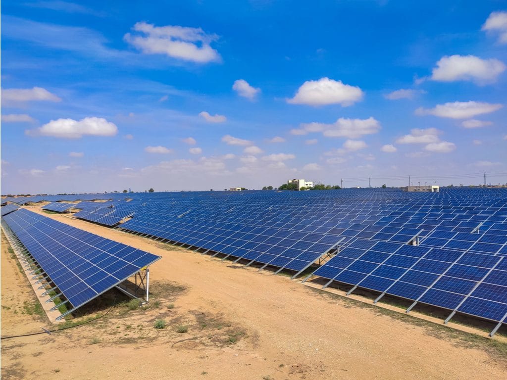 NAMIBIA: Sertum Energy puts Trekkopje solar power plant (5 MW) into operation ©ASHISH441/Shutterstock