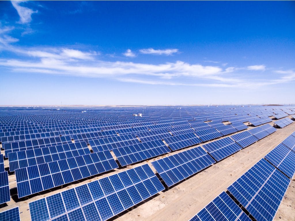 ÉGYPTE : Voltalia connecte une centrale solaire photovoltaïque de 32 MW à Benban©zhangyang13576997233/Shutterstock