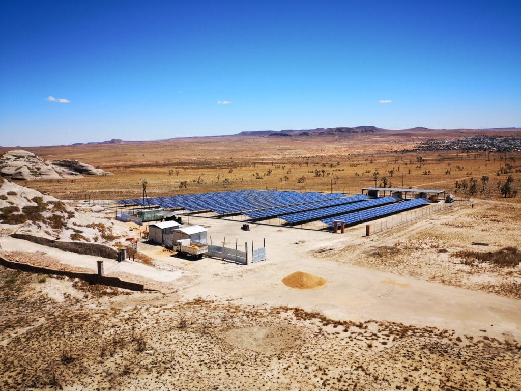 MADAGASCAR : Cap Sud connecte une mini-centrale solaire hybride près d’Ilakaka©Cap Sud