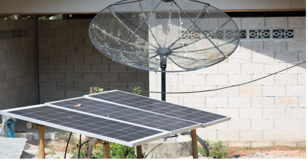 CAMEROUN : la Chine utilise l’énergie solaire pour promouvoir la TV en zone rurale©Gee363Shutterstock
