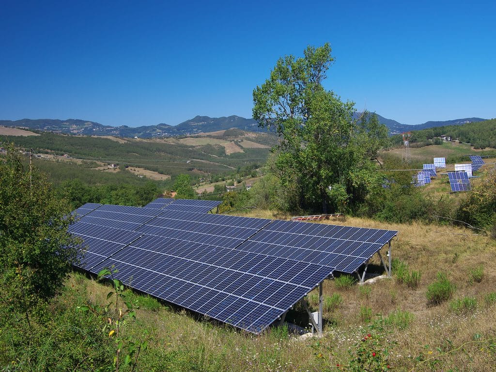 NIGERIA : PowerGen connecte un mini-grid solaire au système de stockage à Rokota ©Alessandro Zappalorto/Shutterstock