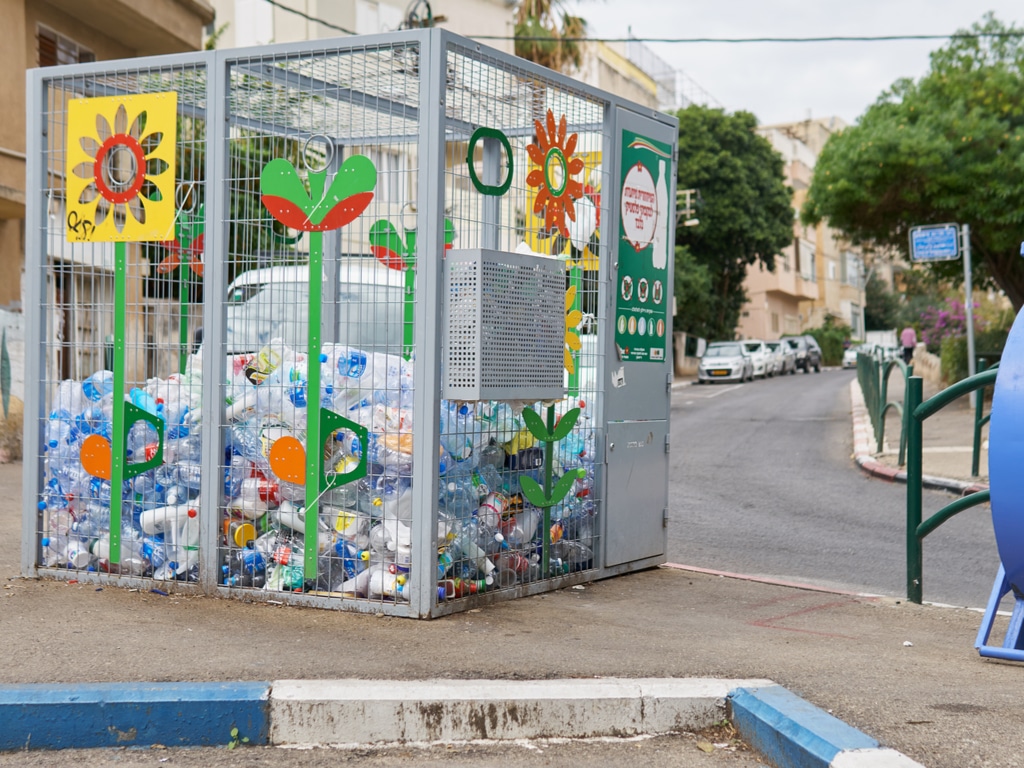 COTE D’IVOIRE : Anaged et Nestlé lancent un projet de recyclage des déchets plastiques©Georgy Dzyura deShutterstock
