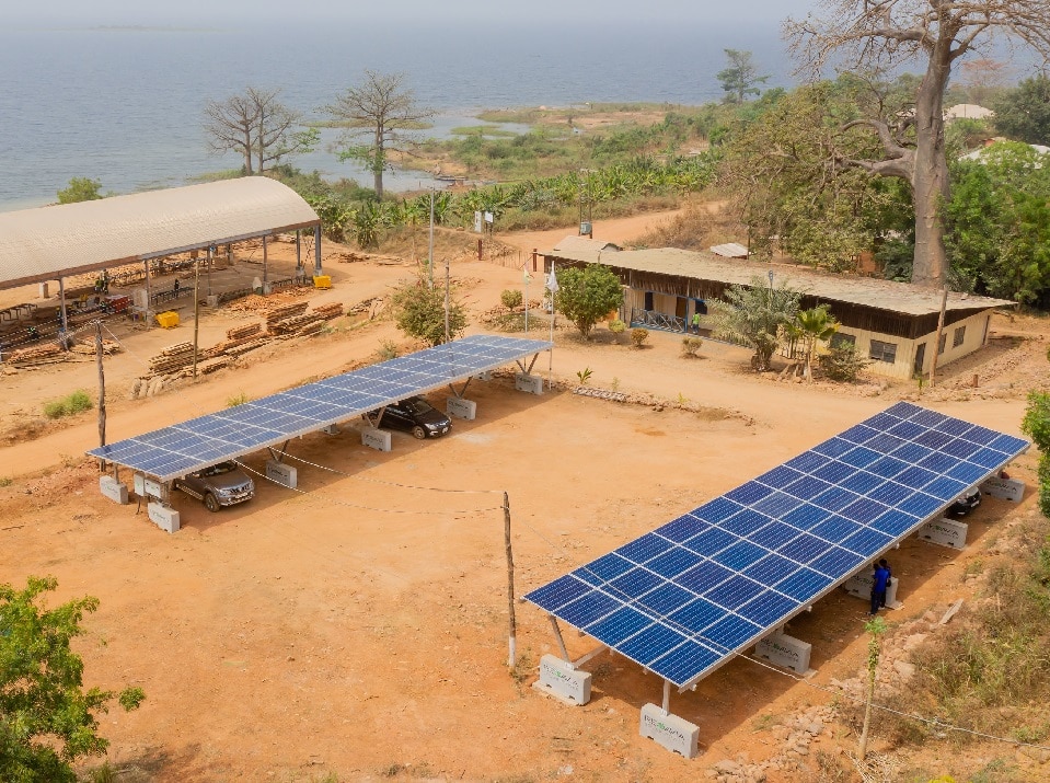 GHANA : Redavia connecte une petite centrale solaire pour la scierie de KKTR©Redavia