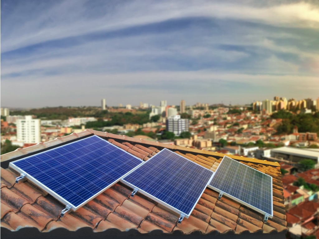 EGYPT: AAIB partners with Future Energy to provide solar home kits©Andre Nery/Shutterstock