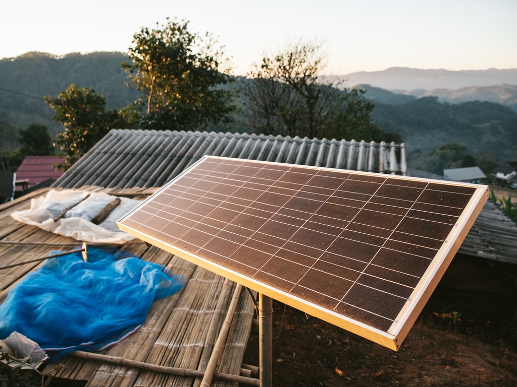 TANZANIE : Greenlight électrifie 1,5 million de personnes grâce aux kits solaires©Artit Wongpradu/Shutterstock