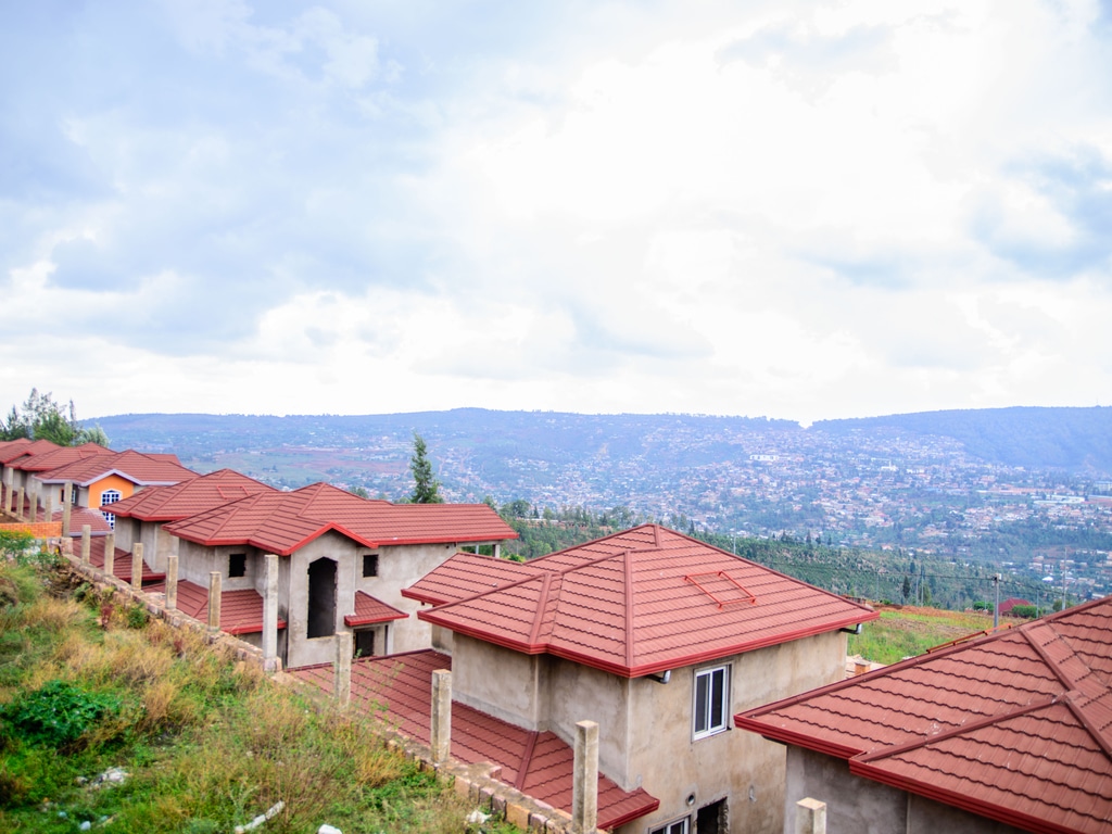 RWANDA: Government to install 1 million m² of cooling roofs by 2021©nyirijuru/Shutterstock