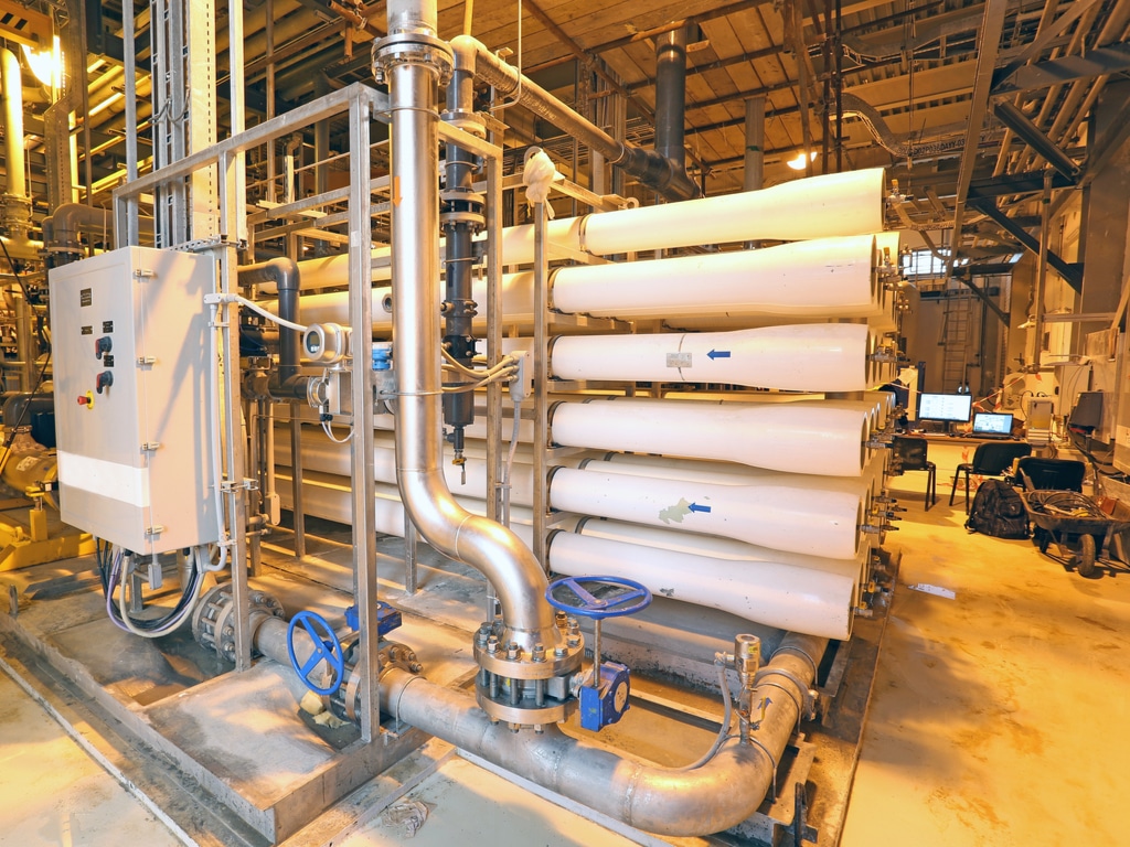 KENYA: 40 desalination systems financed by carbon offsetting©Cpaul Fell/shutterstock