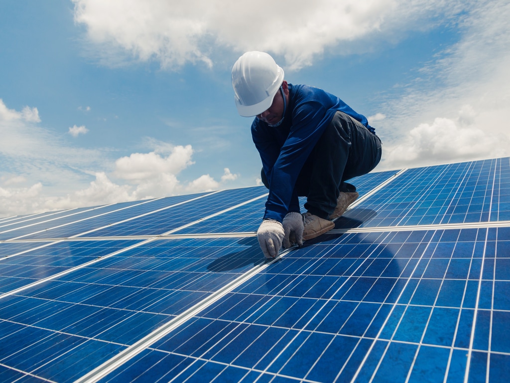COTE D’IVOIRE : les PME aux énergies renouvelables et à l’efficacité énergétique©only_kim/Shutterstock
