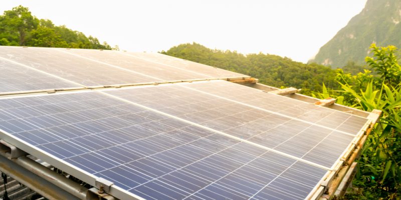 GUINÉE : les projets d’off-grids solaires reçoivent près de 762 000 € de la BAD©Sitthipong Pengjan/Shutterstock