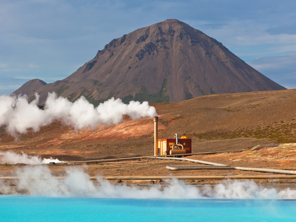 ZAMBIA: REPP finances drilling of 3 geothermal wells on Bweengwa site©dvoevnore/Shutterstock