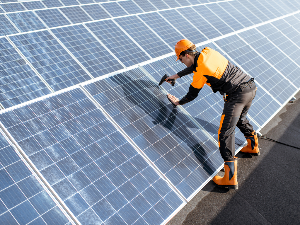RWANDA: Nots Solar Lamps builds solar home systems factory©RossHelen / Shutterstock