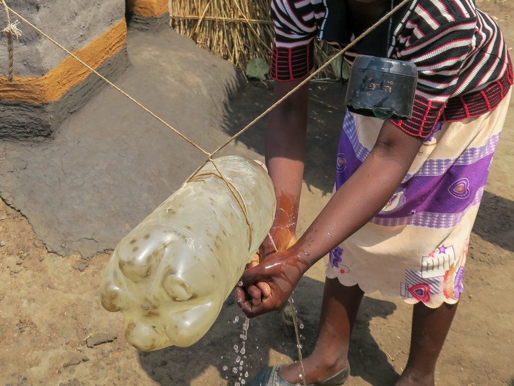 AFRIQUE : Covid-19, le WSSCC rejoint l’action mondiale pour l’eau et l’assainissement©Warren Parker / Shutterstock
