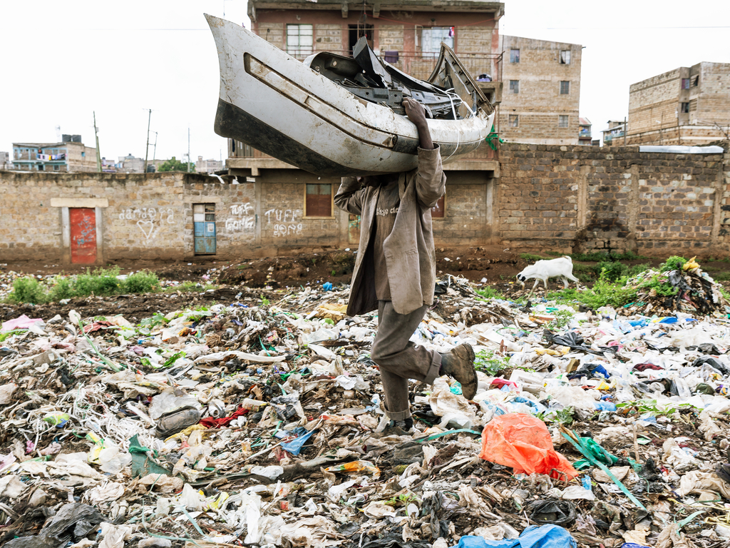 KENYA: Government prepares new law on waste recovery©Enrico Tricoli/Shutterstock