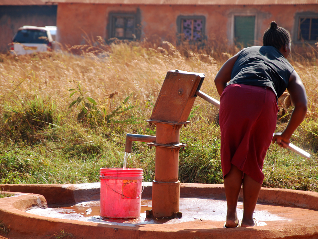 RDC : de nouvelles sources d’eau pour les aires de santé de Butembo et de Katwa©Franco Volpato / Shutterstock