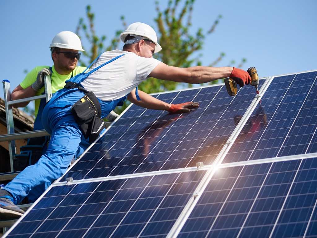 ALGÉRIE : SPS et Qi-Energy construiront des unités de montage d’équipements solaires©anatoliy_gleb / Shutterstock