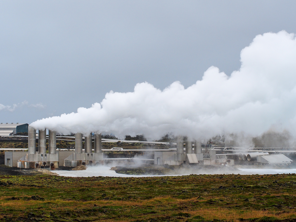 AFRIQUE : un appel à candidatures du GRMF pour financer les projets géothermiques©Jose Arcos Aguilar/Shutterstock