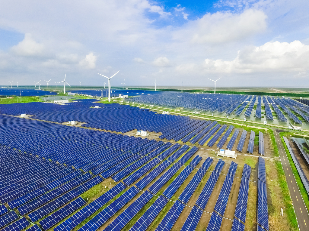 AFRIQUE : Pele Green Energy compte étendre ses projets éoliens et solaires©fanjianhua / Shutterstock