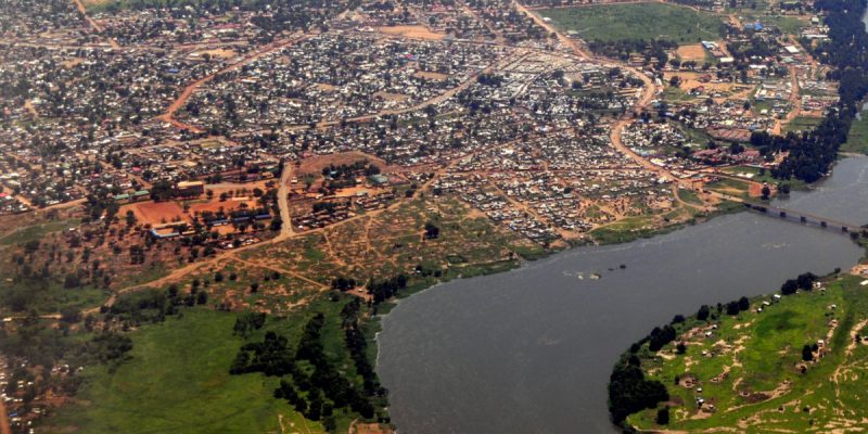 GUINEA: Clean-up of the Milo River banks in the east ©Frontpage/Shutterstock