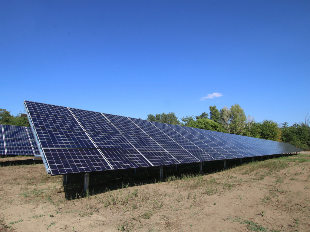 BENIN: 11 companies selected for 8 mini-solar grids projects in rural areas©Varga Jozsef Zoltan/Shutterstock